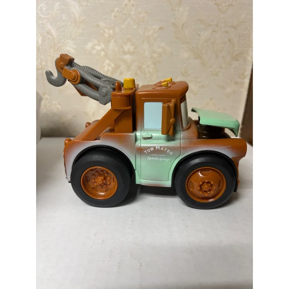 Disney Pixar Cars Tow Mater Toy Truck Radiator‎ Springs Brown Teal Pop Up Hood
